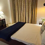 South Delhi Monument View By Maple Key Stays - 3Bhk & Terrace