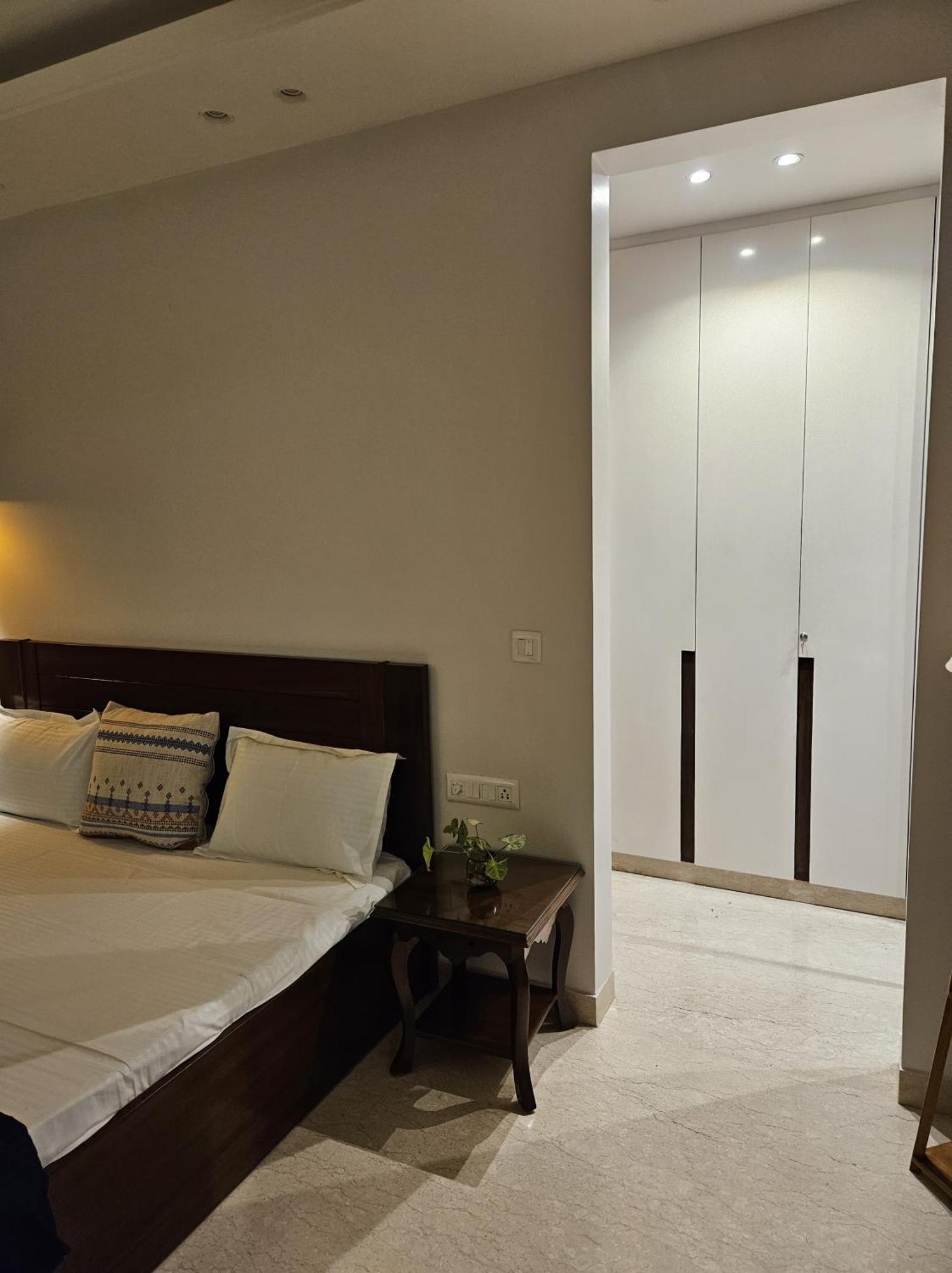South Delhi Monument View By Maple Key - 3bhk & Terrace *